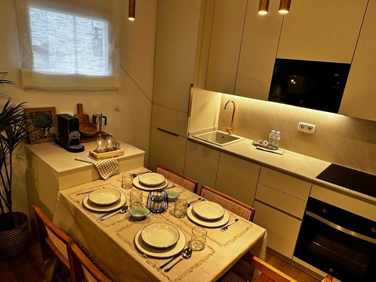 Piso 2 Habitaciones En El Centro Madrid Exteriör bild